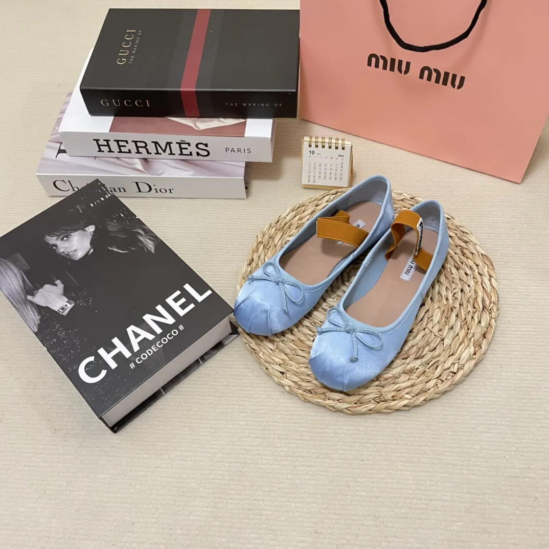 ブルー