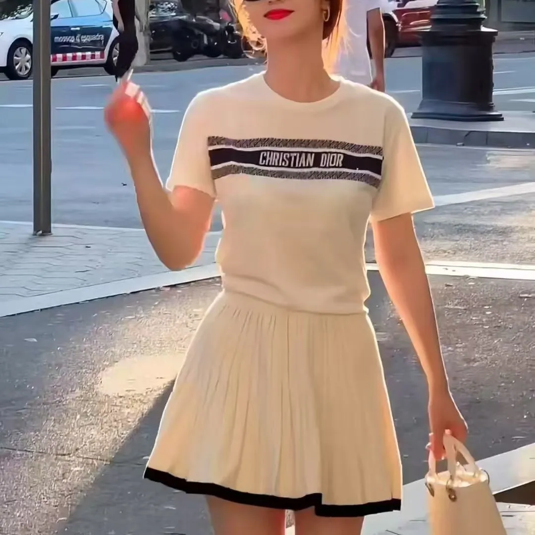 ホワイト