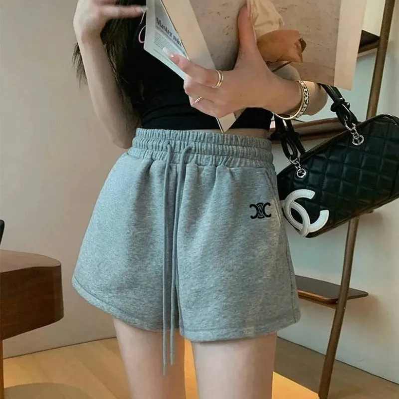 グレー