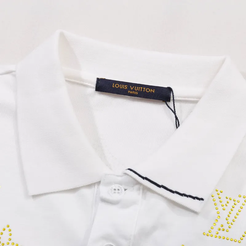『XS-L』好感度100％ 今季も大流行  きれいめ系 折り襟 アルファベット Ｔシャツ